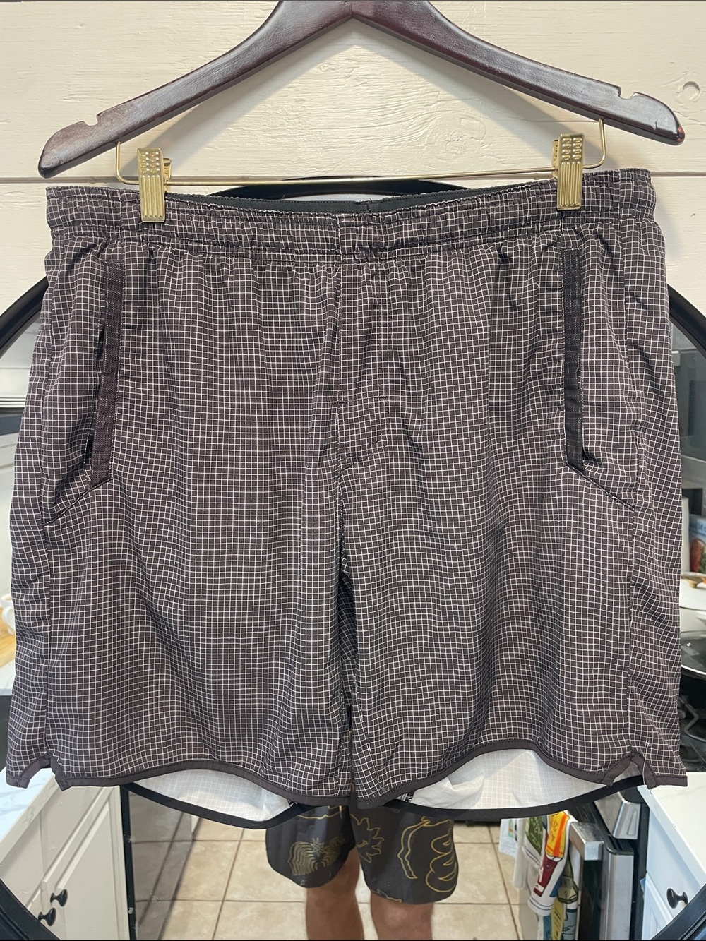 RVCA Black Athletic Shorts Men's Size Men's Large - Micro Grid Design